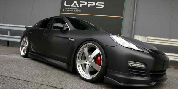 マットブラックにラッピングしたお車